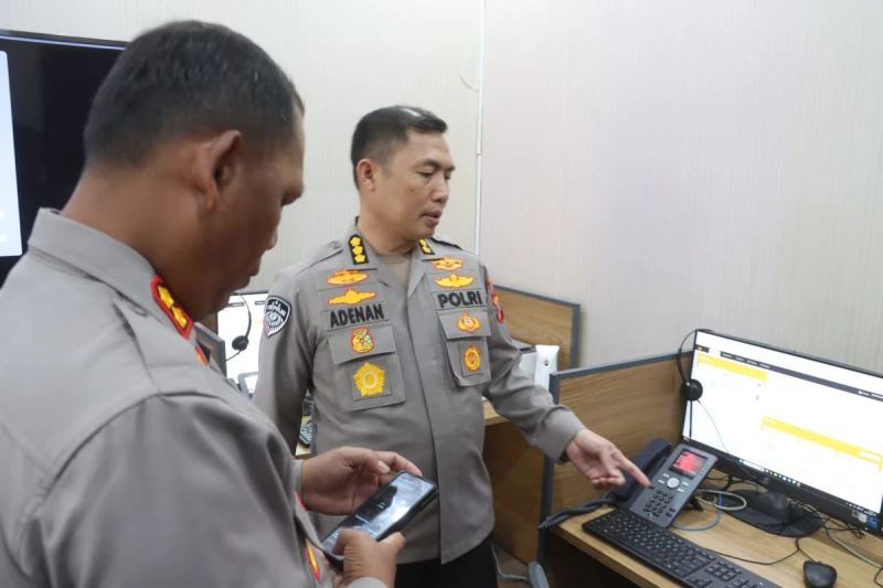 Kabid TIK Polda Sumut Supervisi Layanan Call Center 110 di Polres Simalungun, Ajak Mayarakat Manfaatkan Fasilitas - TajamNews