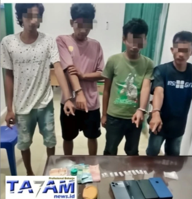 Bravo TNI. 4 Pria Diamankan tim intel dari kodim 0207 saat melakukan transaksi narkoba jenis sabu.dengan barbut 2.51 gram - www.tajamnews.co.id