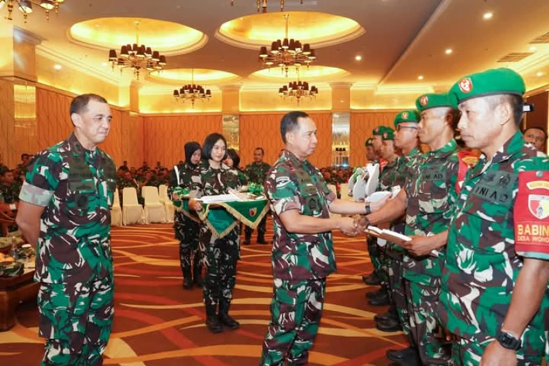 Kisah Inspiratif Jenderal TNI Agus Subiyanto: Panglima TNI Yang Tak Lupa Akar - TajamNews