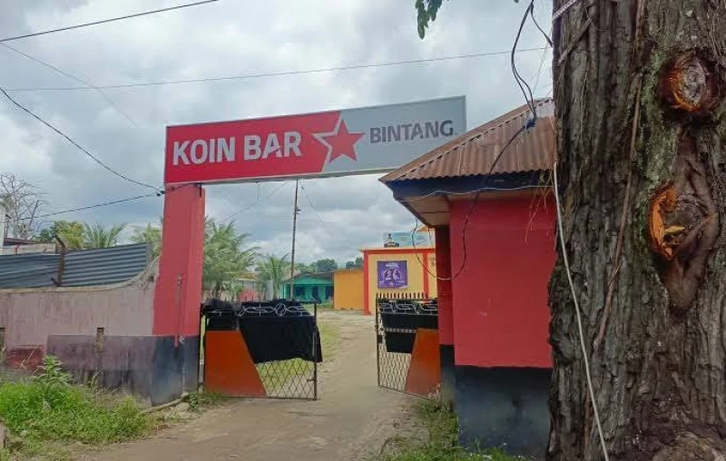Binsar Siregar DPO pemilik Koin Bar dan Diduga Masih Sarang Narkotika Dan Miras.  Warga Desak TNI Grebek Lokasi! - TajamNews
