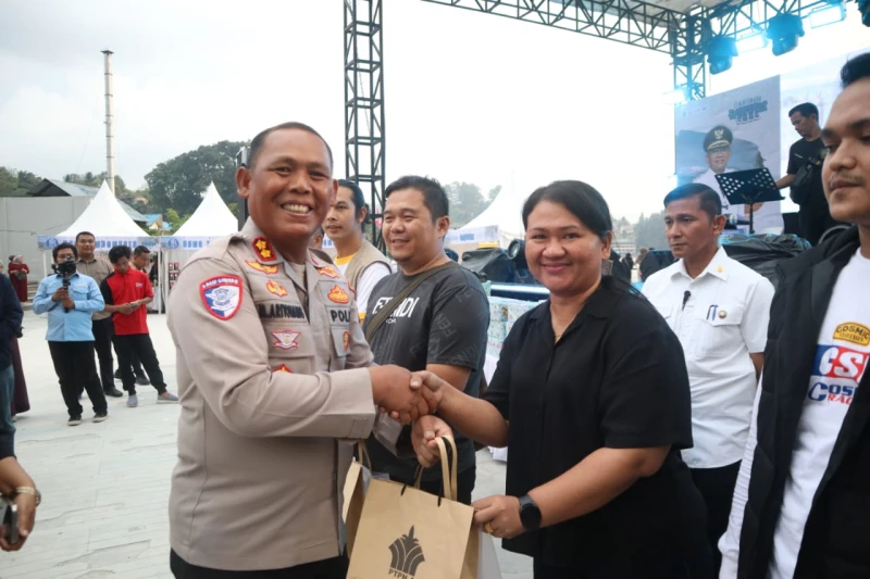 Polres Simalungun Kawal Pariwisata Danau Toba: Program "Simalungun Safe Tourism"  Pastikan Keamanan Wisatawan - www.tajamnews.co.id