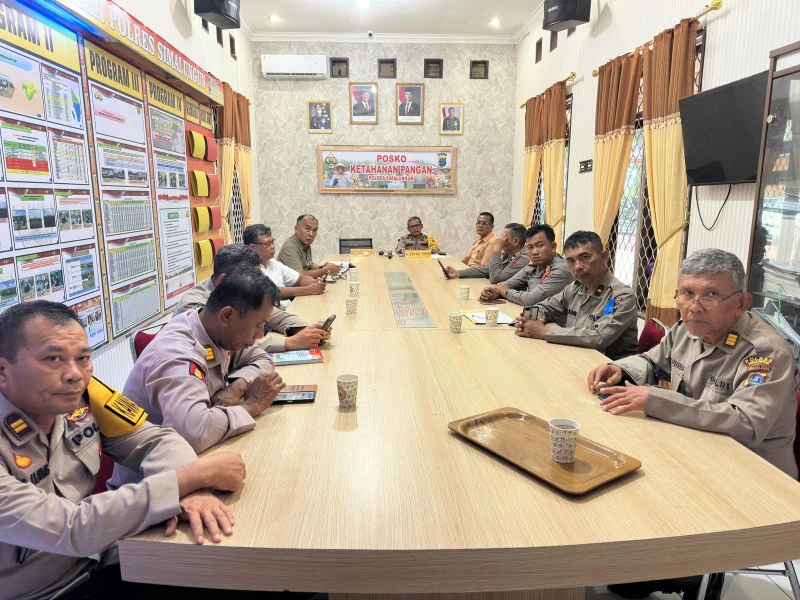 Kabag Ops Polres Simalungun Hadiri Anev Guantibmas Secara Virtual, Evaluasi Diri Demi Keamanan Masyarakat yang Lebih Baik - TajamNews