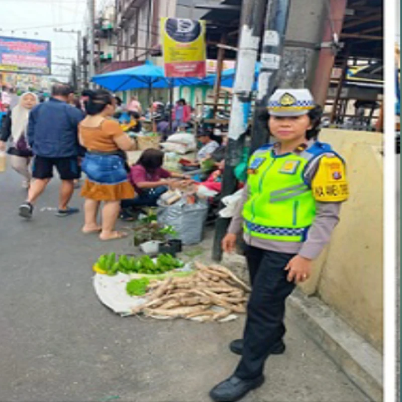 Sat Lantas Polres Pematangsiantar Himbau Pedagang dan Pengendara di Sekitar Jalan Merdeka – Imam Bonjol untuk Tertib Lalu Lintas - TajamNews
