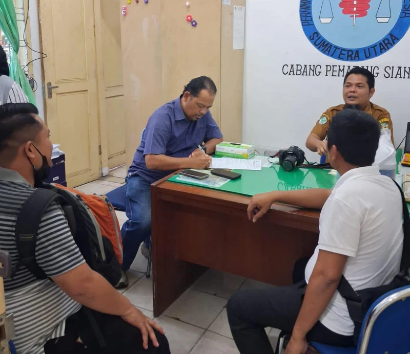 Polres Simalungun tindak lanjutin Penanganan Kasus Penemuan Mayat Remaja di Perdagangan  ke Labfor Polda Sumut⁹ - TajamNews