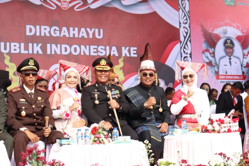 Kapolres Simalungun Bersama Ketua Bhayangkari Hadiri Khidmat Upacara HUT RI Ke-80, Wujudkan Persatuan dalam Kemerdekaan - TajamNews
