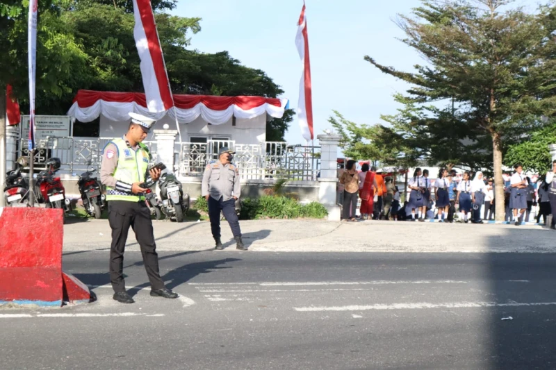 KBO Sat Lantas Simalungun Pastikan Kelancaran Lalu Lintas saat HUT RI ke-80 di Raya: “Polri Hadir untuk Masyarakat” - www.tajamnews.co.id