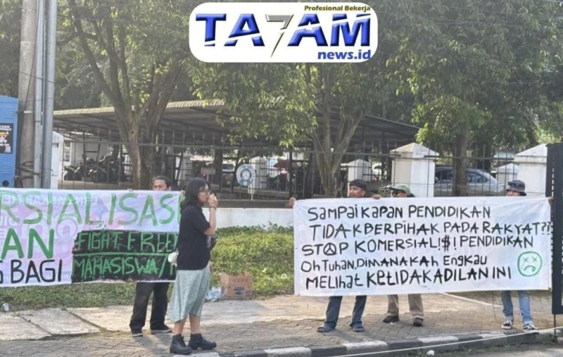 Mahasiswa USU Gelar Aksi di Pintu Masuk Kampus imbas Rektor mereka Diperiksa KPK - www.tajamnews.co.id