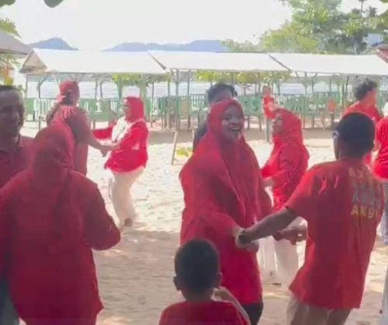 Perumda Tirta Nauli Sibolga Guncang Pantai Pandaratan dengan Lomba Joget Pasutri Teromantis Pada HUT RI ke 80 - www.tajamnews.co.id