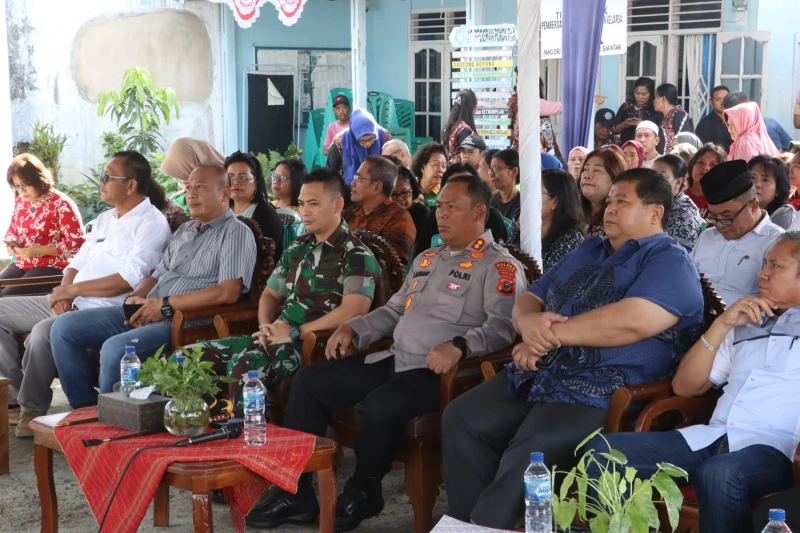 Sinergitas Polri-TNI-Pemkab Simalungun Dukung Gerakan Pangan Murah Nasional Peringati HUT RI ke-80 - www.tajamnews.co.id