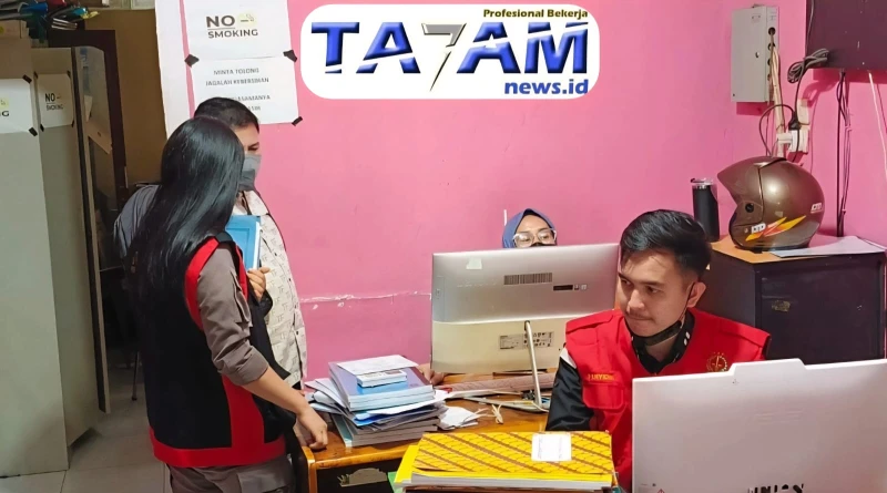 Dugaan Pemalsuan Tanda Tangan & Tekanan Politik Warnai Proyek Smart Board Rp50 Miliar - www.tajamnews.co.id