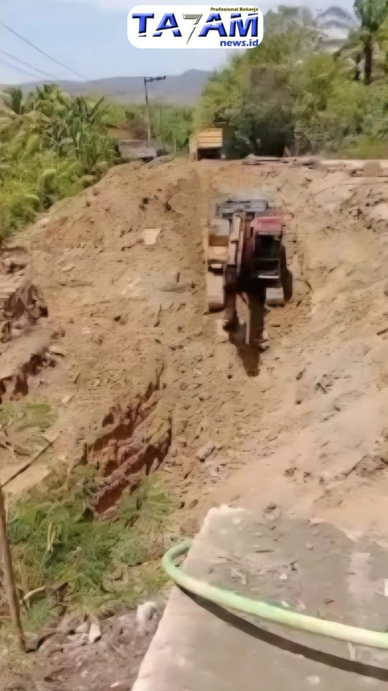 Fakta di Balik Jalan Amblas Siparau: Dari Mudik Lebaran hingga Molornya Proyek Perbaikan - www.tajamnews.co.id