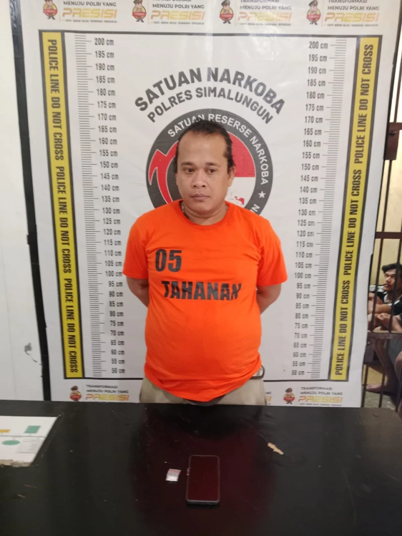 Sat Narkoba Polres Simalungun Bekuk Pengedar Sabu, Pelaku Ditangkap Saat Tunggu Pembeli di Pinggir Jalan - TajamNews