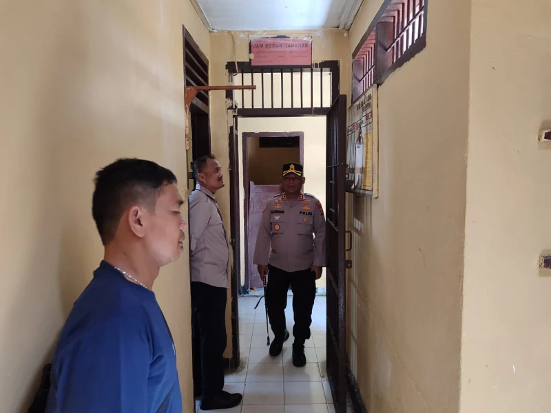 Kapolres Simalungun Sidak Mendadak SPKT Polsek Balata, Pastikan Pelayanan Prima kepada Masyarakat - www.tajamnews.co.id