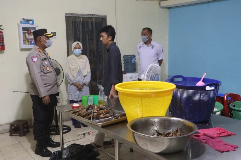 Kapolres Simalungun Pastikan SPPG Berjalan Baik, Cegah Hal Buruk Dalam Makanan Anak Sekolah - TajamNews