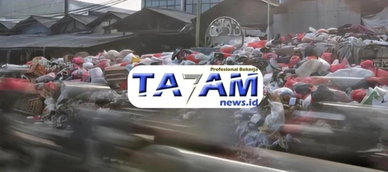 Warga Deli Serdang Blokir Jalan Akibat Gunungan Sampah 100 Meter dan Bau Busuk Mencekik - www.tajamnews.co.id