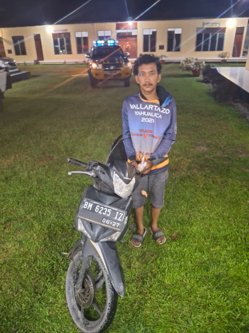 Pelaku Penggelapan Sepeda Motor berhasil di bekuk satres Polsek tanah jawa - www.tajamnews.co.id