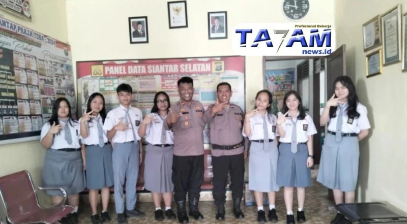 Kapolsek Sianțar Selatan Beri Pemahaman tentang Tugas dan Fungsi Polri kepada Pelajar SMA Swasta Kristen Kalam Kudus - www.tajamnews.co.id