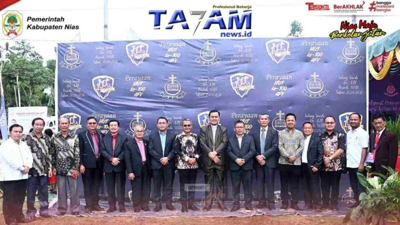 Bupati Nias mewakili 4 Kepala Daerah lain se Kepulauan Nias Resmi Buka Sidang Sinode Gereja AFY ke 18 dan Rayakan Satu Abad Gereja AFY sekaligus Bersinergi dengan Keluarga Besar Gereja AFY - www.tajamnews.co.id