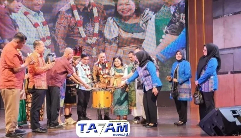 SMP Santo Yoseph Pemuda: Simphoni Sang Juara Sebgai Perpaduan Kreativitas dan Karakter Siswa - www.tajamnews.co.id