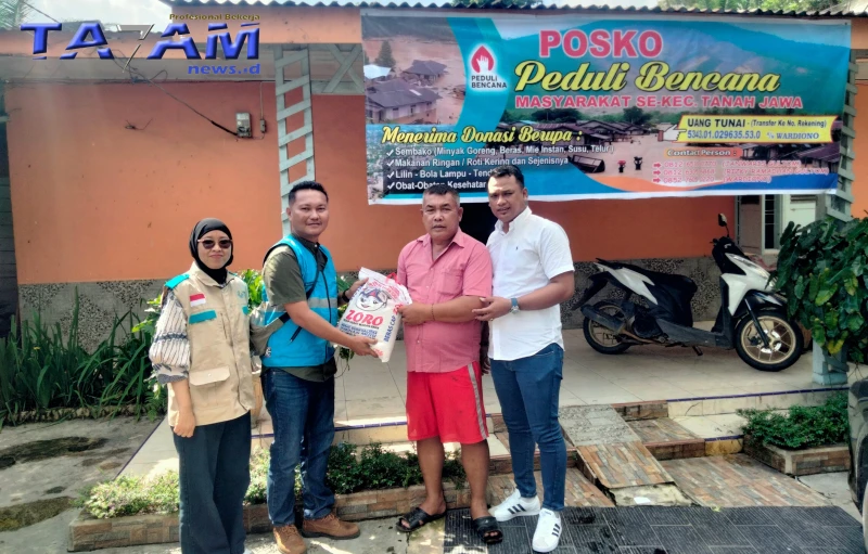 Diterima Pangulu, Disaksikan DPRD Simalungun : PLN Rayon Tanah Jawa Donasikan Sembako Bagi Korban Bencana Sumatera. - TajamNews