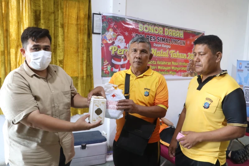 Berbagi Kehidupan! 50 Personel dan Bhayangkari Polres Simalungun Donor Darah Jelang Natal, Wujud Nyata Polri Melayani untuk Indonesia Maju - TajamNews
