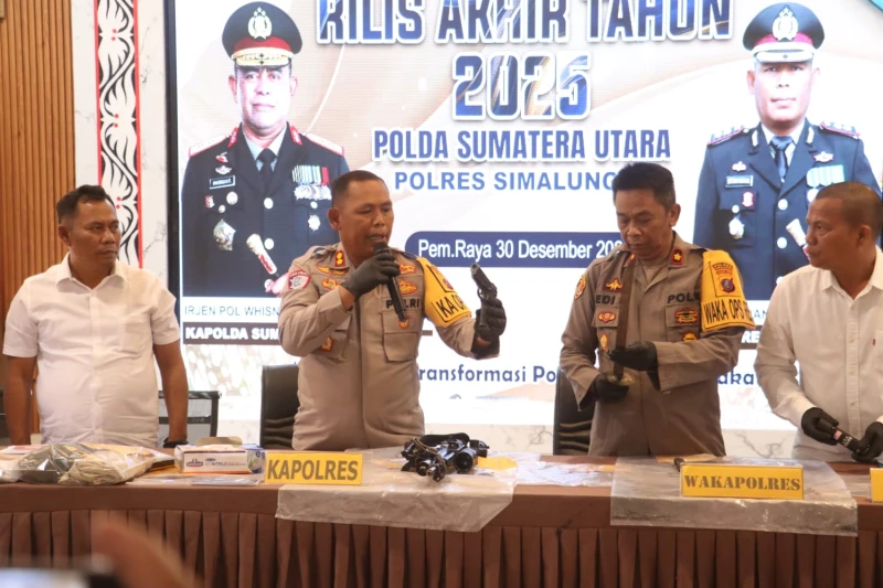 "Aktualisasi Transformasi Polri Untuk Masyarakat!" Kapolres Simalungun Gelar Rilis Akhir Tahun 2025, Buktikan Polri Kini Lebih Dekat dengan Rakyat - www.tajamnews.co.id