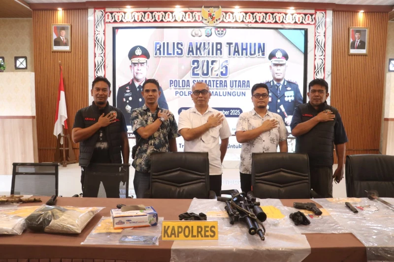Heboh! Di Rilis Akhir Tahun, Jatanras Polres Simalungun Umumkan Penetapan ASN Tersangka Penembakan 4 Warga Gara-Gara Lampu Natal - www.tajamnews.co.id