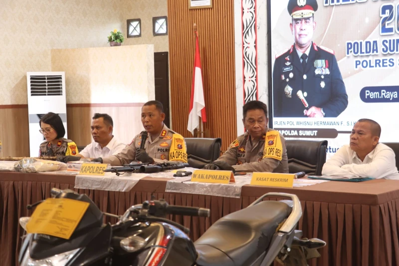 Kapolres Simalungun Tegaskan Penanganan Profesional Kasus Pembunuhan Anak, Tersangka Berkonflik dengan Hukum Diproses Sesuai Aturan - www.tajamnews.co.id