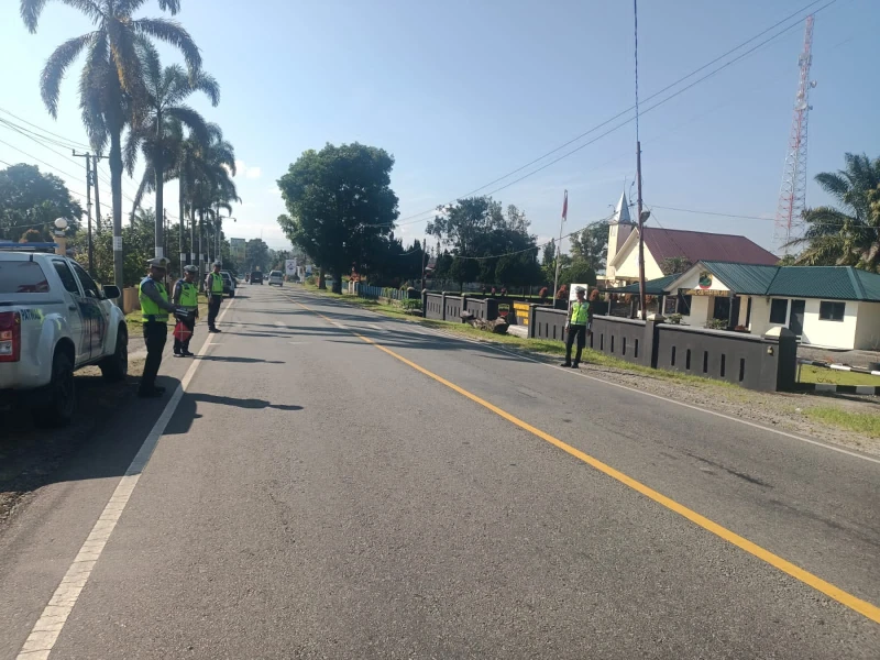 Kanit Gakkum Polres Simalungun Pimpin Blue Light Patrol, P7atroli Minggu Pagi Cegah Kecelakaan dan Kejahatan Jalanan - www.tajamnews.co.id