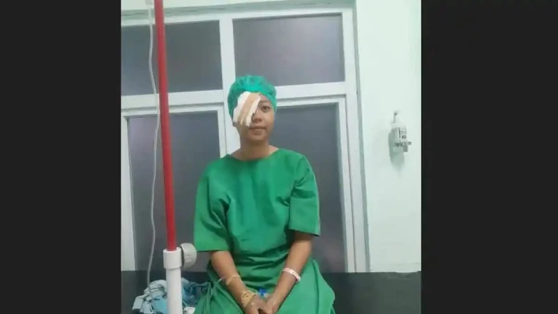 Ibu Muda Buta Permanen Dilempar Batu - www.tajamnews.co.id