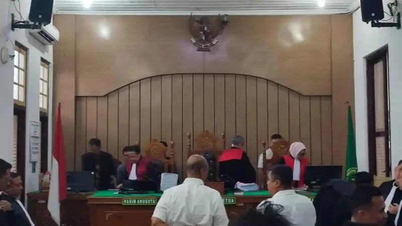 Sidang Korupsi Jalan, Topan Ginting Ngaku Tak Tahu, Ajudan Akui Beri Plastik Berisi Rp 50 Juta - www.tajamnews.co.id