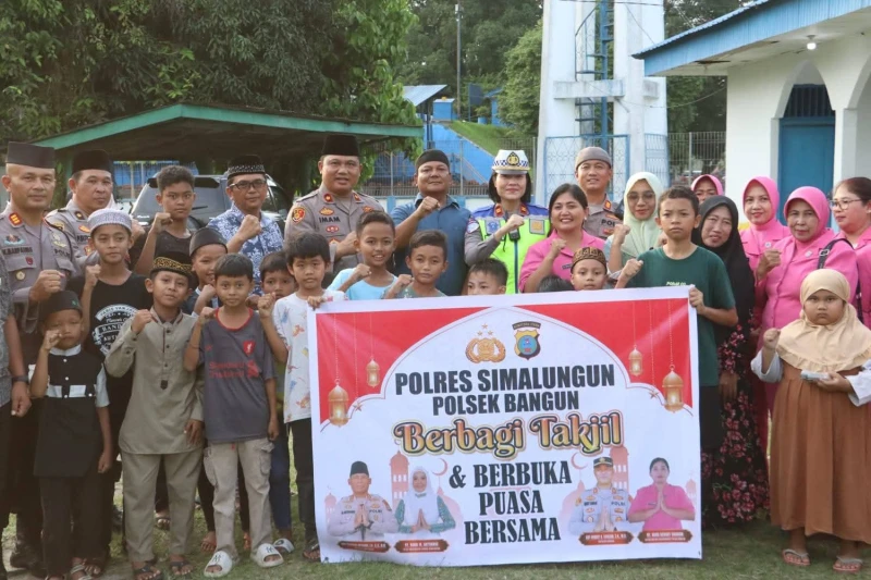 Polres Simalungun Gelar Safari Ramadhan: Bagi Takjil dan Buka Puasa Bersama di Masjid Perkebunan - TajamNews