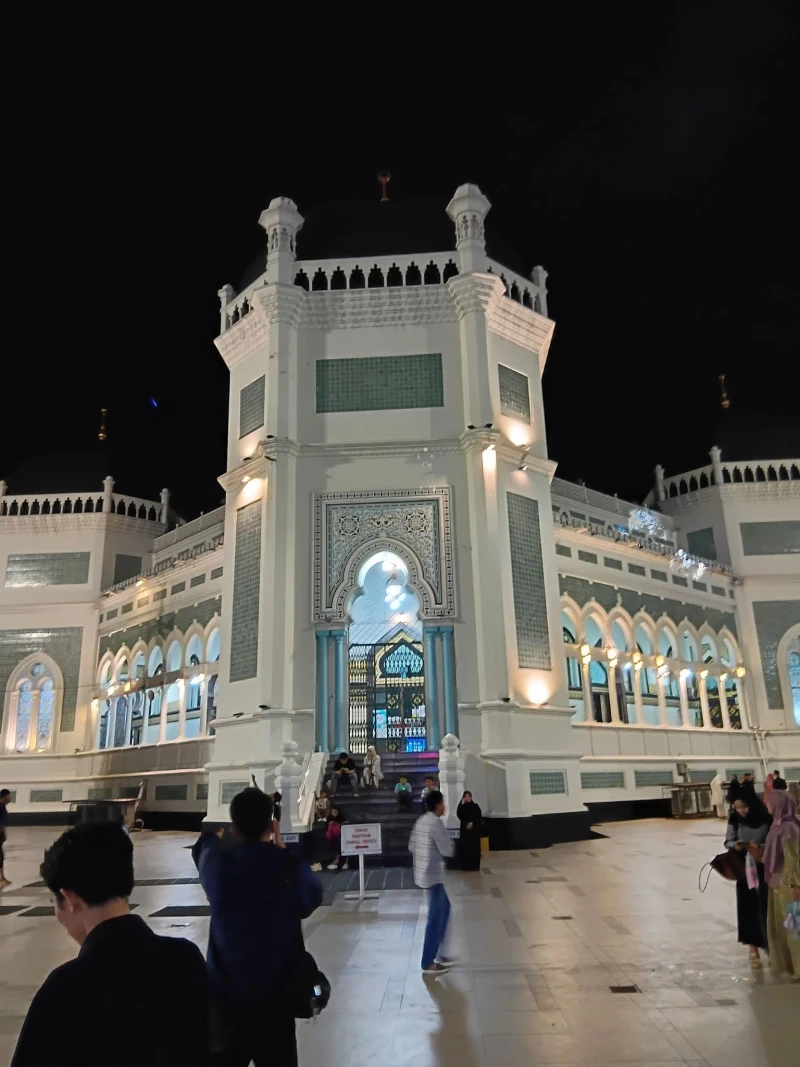 Masjid Raya Al-Mashun, yang lebih dikenal dengan nama Masjid Raya Medan - TajamNews