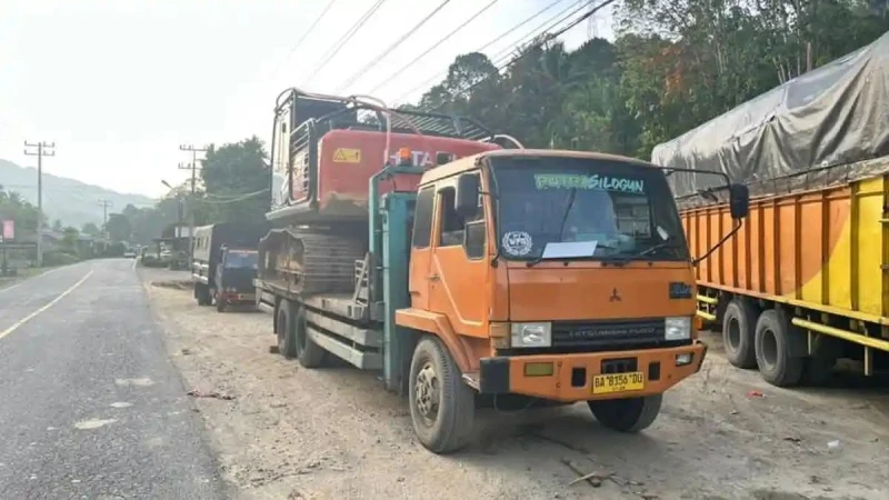 Polda Sumut Amankan 2 Ekskavator di Madina, Diduga untuk Tambang Emas Ilegal - TajamNews