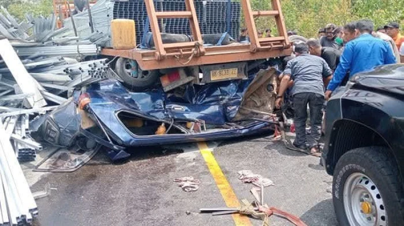 Kecelakaann Maut di Simalungun, Truk Gagal Menanjak Tewaskan 3 Orang - TajamNews