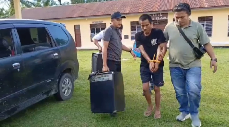 Dari rekaman CCTV  Pelaku pencurian di Gereja berhasil di bekuk unit res polsek Tanah jawa - www.tajamnews.co.id