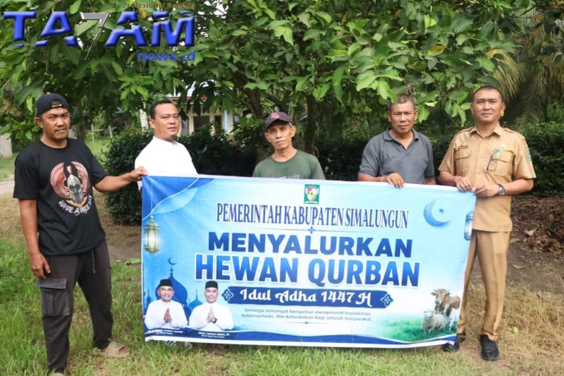 Warnai Idul Adha: Kadis–LH Serahkan Hewan Qurban kepada Pimpinan Daerah Muhammadiyah Simalungun - TajamNews