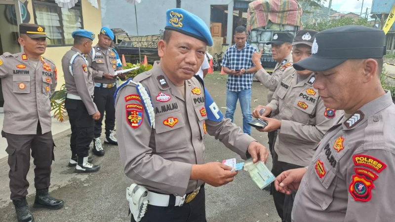 Propam Polres Simalungun Gelar GAKTIBPLIN, Cek Kelengkapan Administrasi dan Inventaris Senpi di Polsek Pamatang Silima Huta - TajamNews