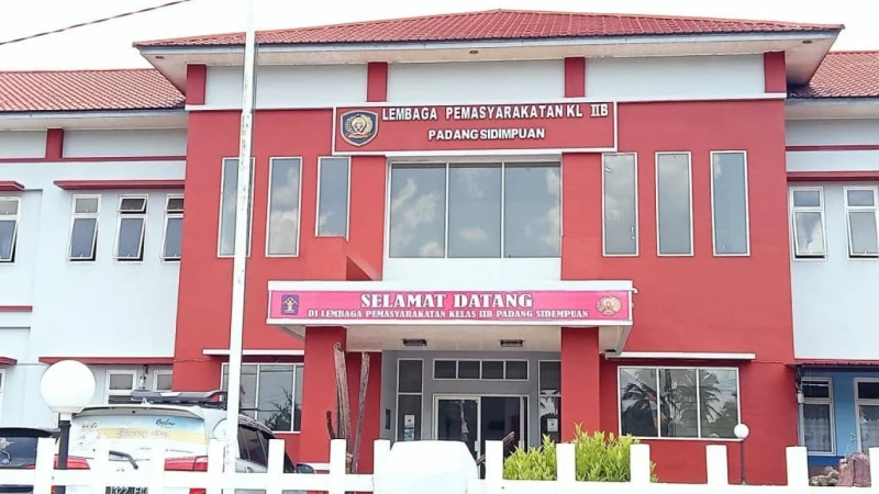 Blok A Kamar 6 Lapas Kelas llB Padangsidimpuan Disinyalir Jadi "Loket" Narkoba - TajamNews