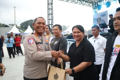 Polres Simalungun Kawal Pariwisata Danau Toba: Program "Simalungun Safe Tourism"  Pastikan Keamanan Wisatawan - www.tajamnews.co.id