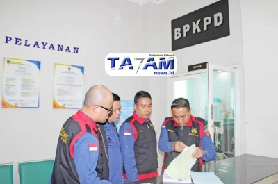 Kejati Sumut Lakukan Penggeledahan Di Dua Kantor Pemko Tebing Tinggi Guna Selidiki Dugaan Korupsi Proyek Smart Board - www.tajamnews.co.id