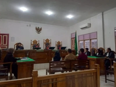 Eks Kepsek SMAN 16 Medan Dituntut 4 Tahun Penjara Kasus Korupsi Dana BOS - www.tajamnews.co.id