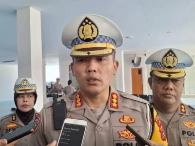 Dirlantas Polda Sumbar Berlakukan Sistem One Way di Jalur Padang Panjang - www.tajamnews.co.id