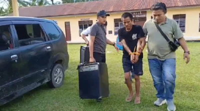 Dari rekaman CCTV  Pelaku pencurian di Gereja berhasil di bekuk unit res polsek Tanah jawa - www.tajamnews.co.id