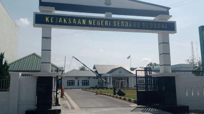 Kajari dan Kasi Pidsus Sergai Dikabarkan Dijemput Tim Kejagung, Kejati Sumut Masih Tunggu Informasi Resmi - www.tajamnews.co.id