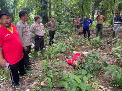 Polisi Bersama Masyarakat, Polres Simalungun Bantu Evakuasi Korban Tertimpa Buah Kelapa Sawit di Raya Kahean - www.tajamnews.co.id